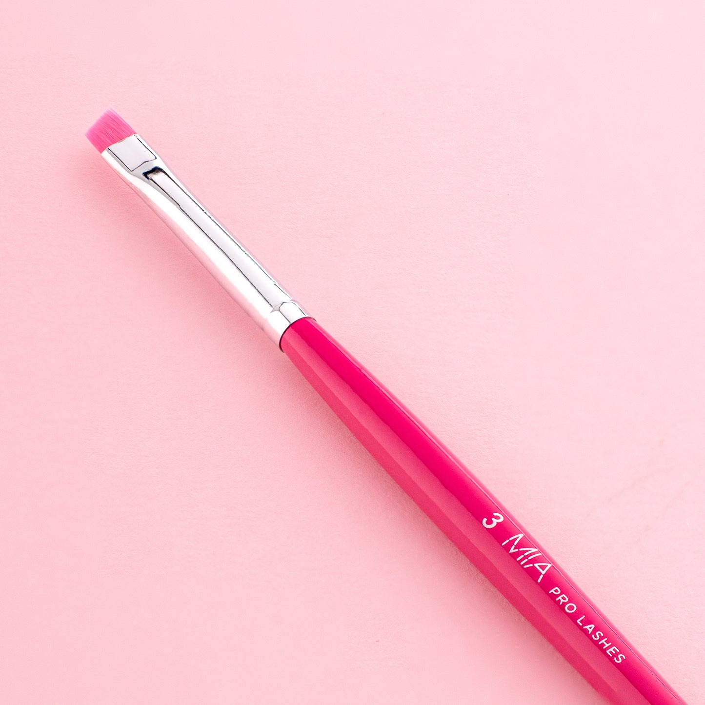 MIA Pro lashes – Brush No.3