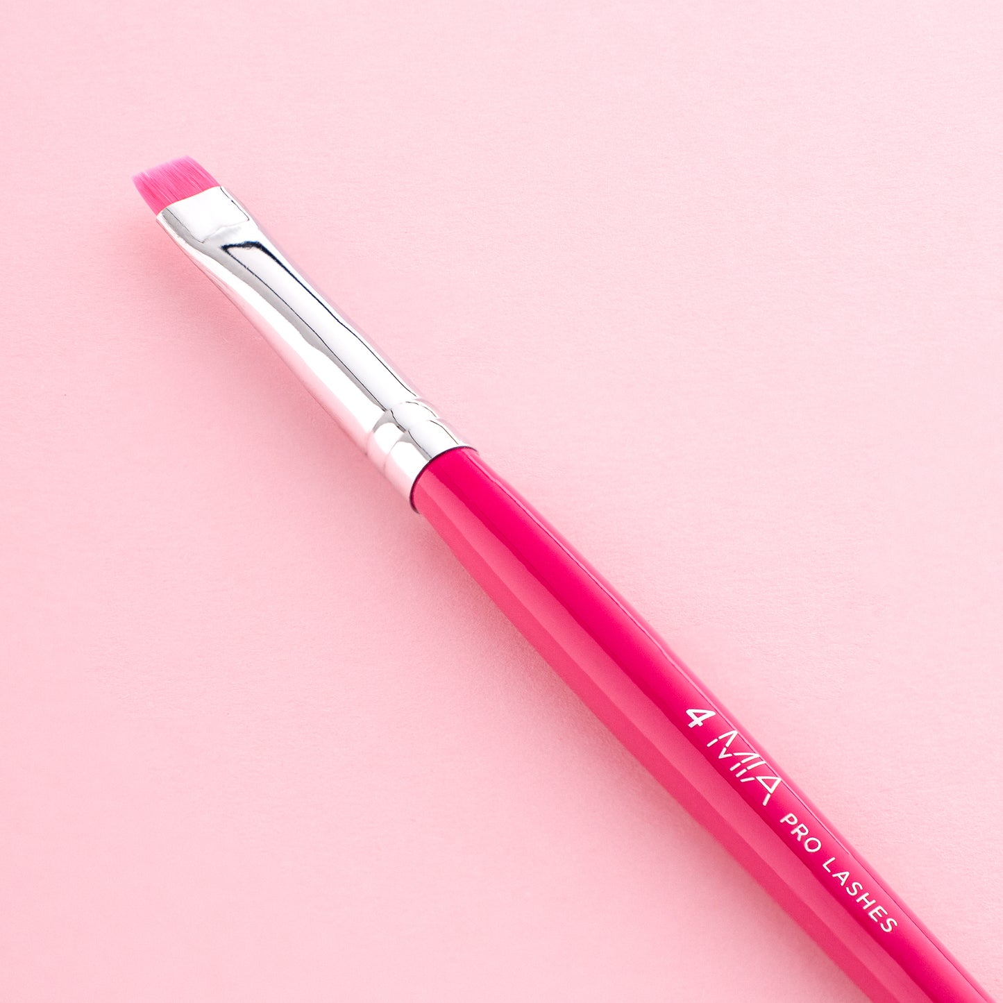 MIA Pro lashes – Brush No.4