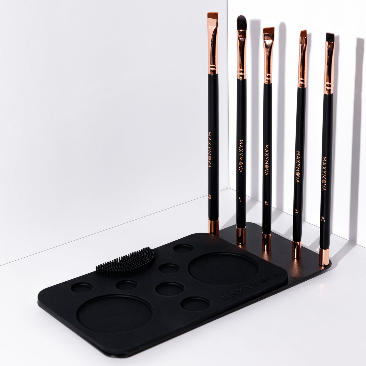 PROFESSIONAL MAGNETIC BRUSHES
